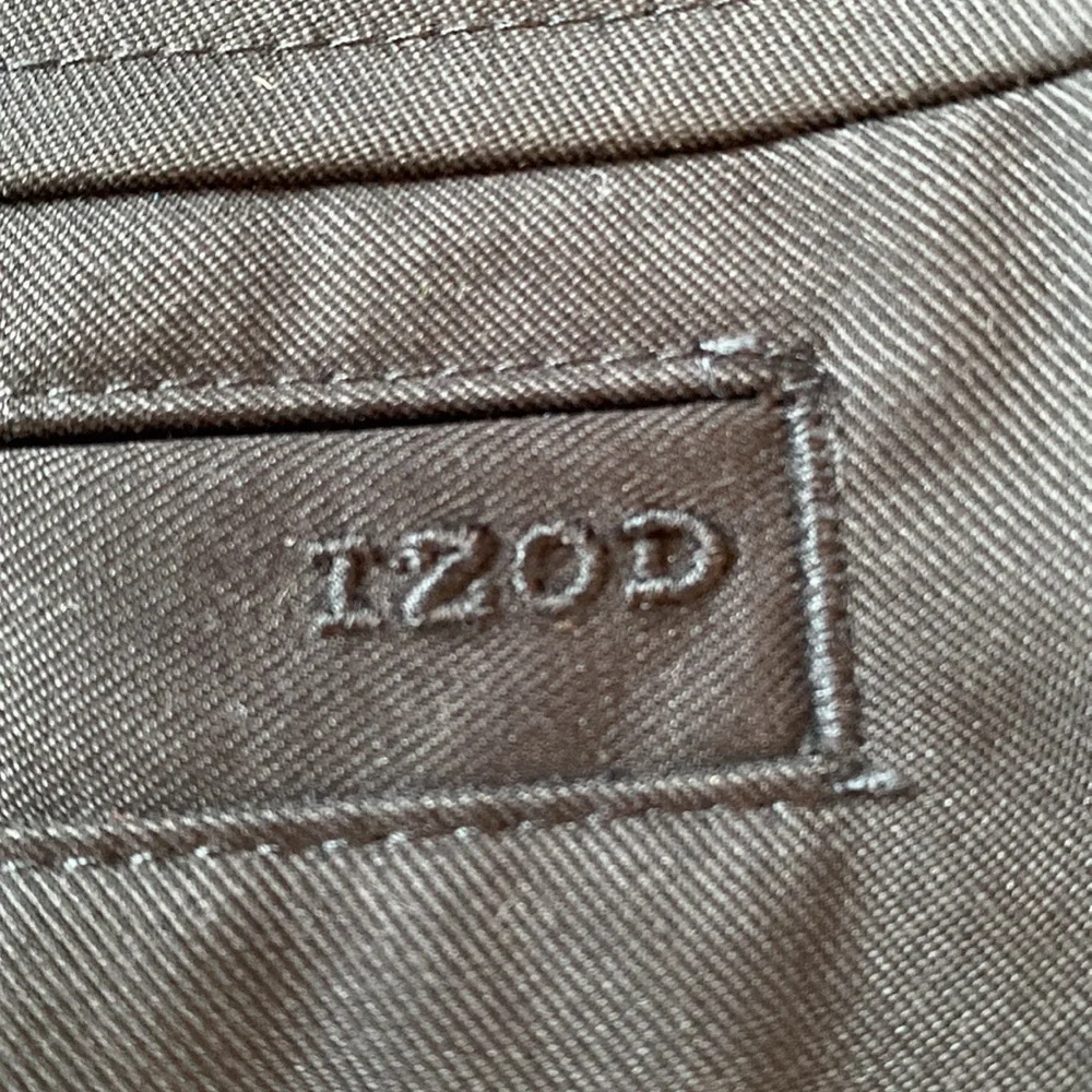 IZOD - XFG Perform X - Size W32 Black Cargo Golf, Sailing Shorts - Picture 5 of 7
